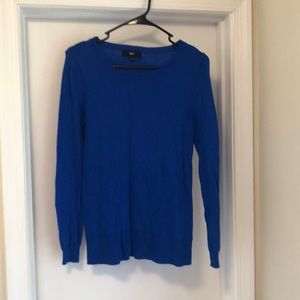 Blue long sleeve shirt